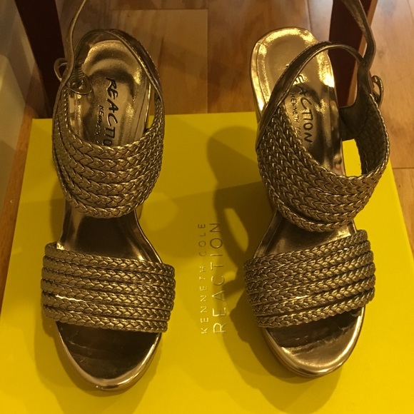 Kenneth Cole Reaction “Bend Away” wedge sandal - Picture 5 of 5